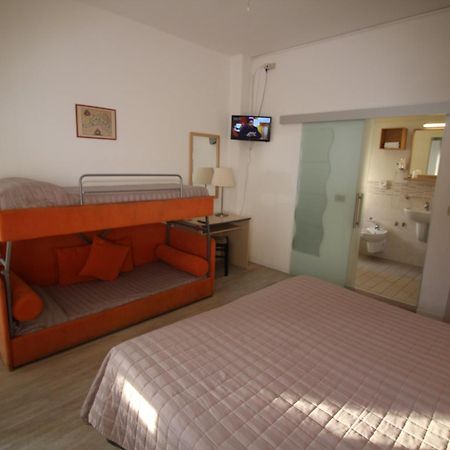 Hotel Firenze Каорле Екстер'єр фото