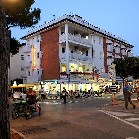 Hotel Firenze Каорле Екстер'єр фото