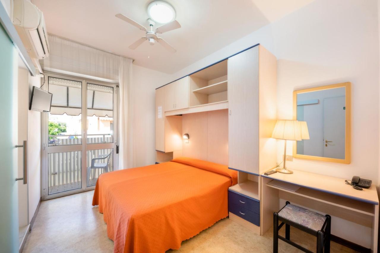 Hotel Firenze Каорле Екстер'єр фото